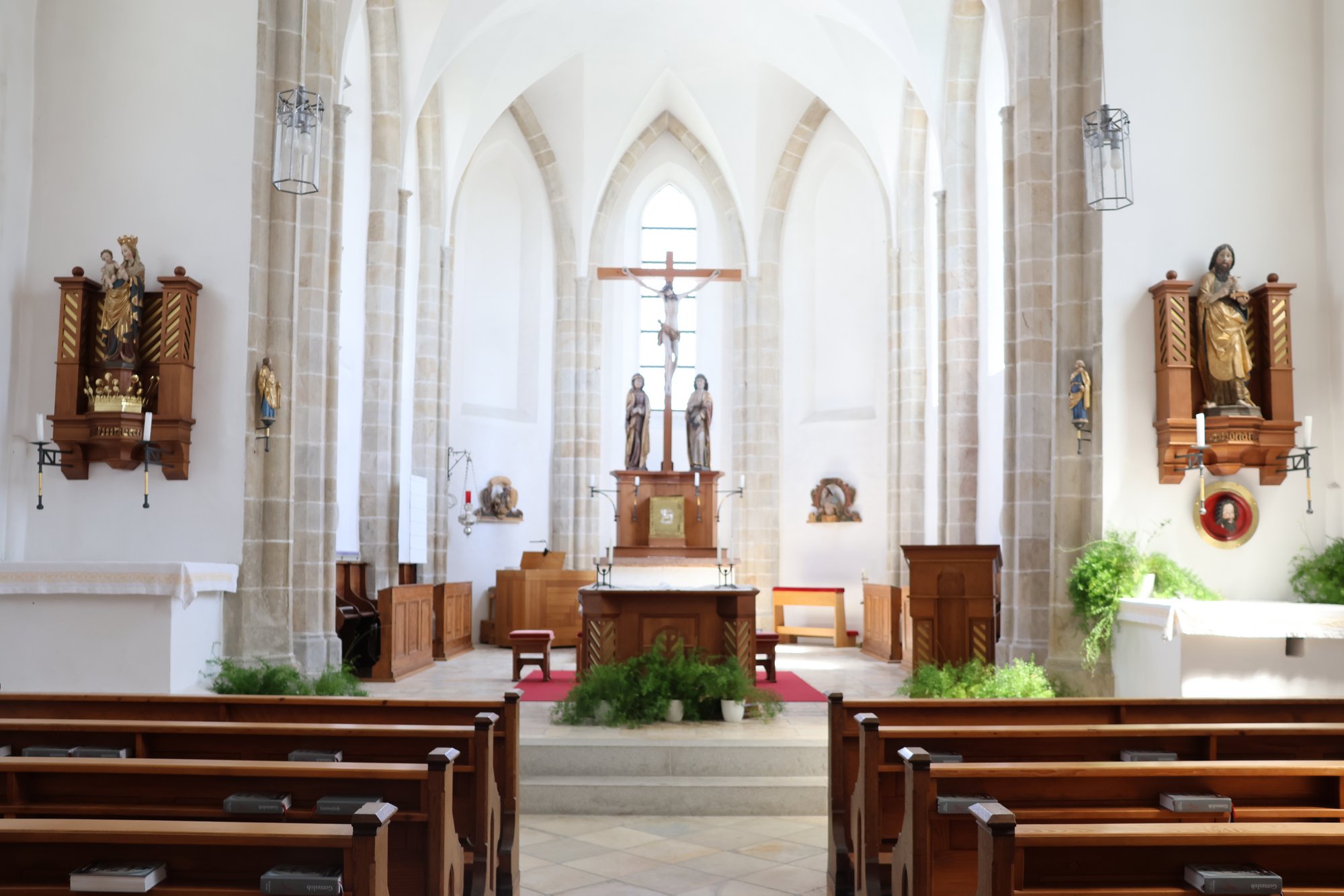 Innenansicht der Schachinger Kirche